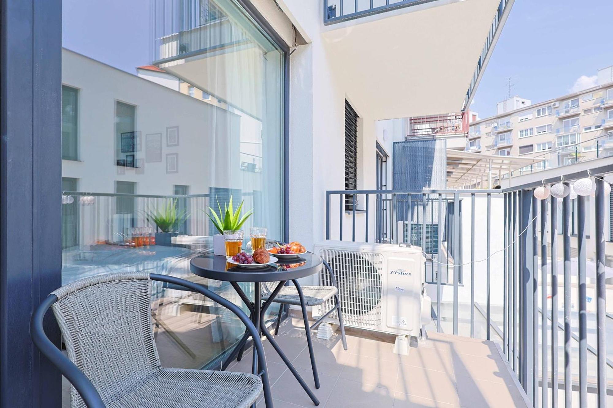 Adamick Place In City Centre With Free Parking Apartman *